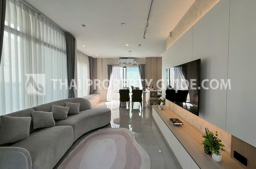 House with Shared Pool in Bangnatrad 